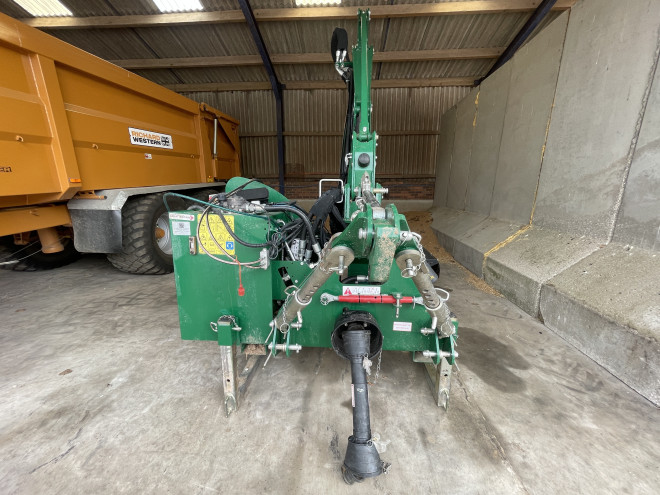 Spearhead Twiga S60 Classic comes with Mini Pilot Control 1.5m Head Hydraulic Roller