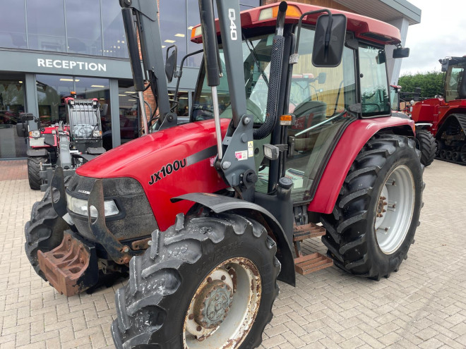 Case IH JXU 100 C/W Quicke Loader