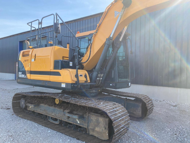 Hyundai HX 140 C/W 2 x buckets