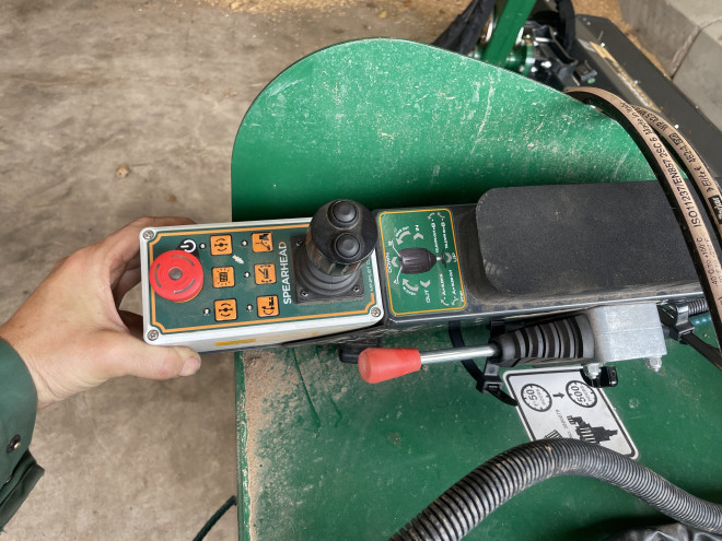 Spearhead Twiga S60 Classic comes with Mini Pilot Control 1.5m Head Hydraulic Roller