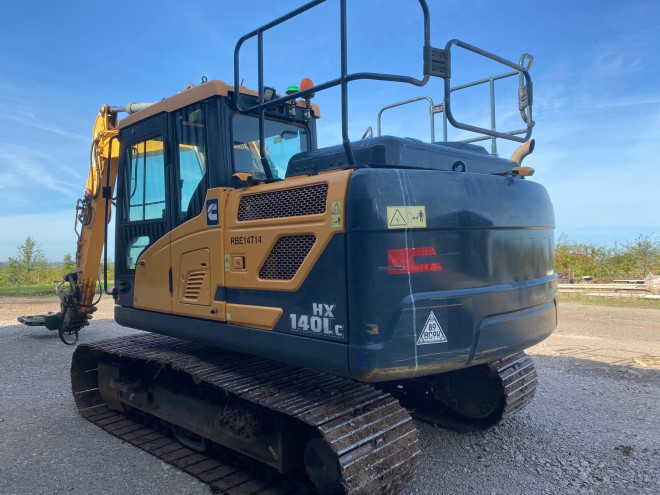 Hyundai HX 140 C/W 2 x buckets