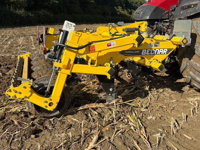 Low disturbance 5 Leg Subsoiler Bednar TN3000 TERRALAND M5R