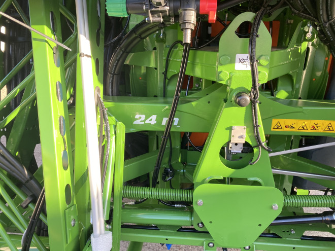 Amazone UF 2002 24M Iso Bus