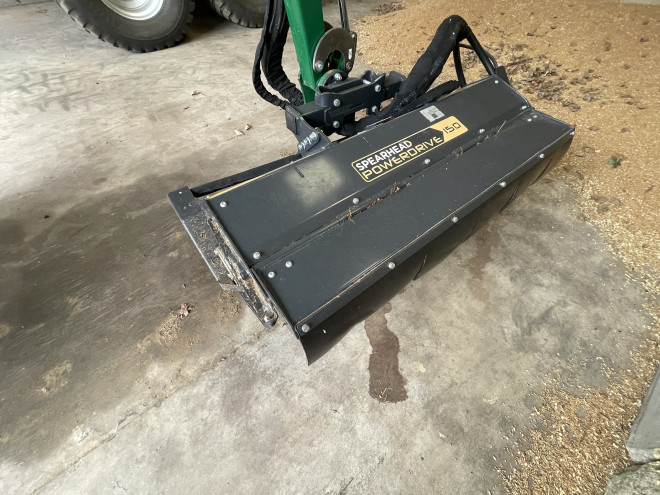 Spearhead Twiga S60 Classic comes with Mini Pilot Control 1.5m Head Hydraulic Roller