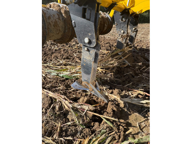 Low disturbance 5 Leg Subsoiler Bednar TN3000 TERRALAND M5R