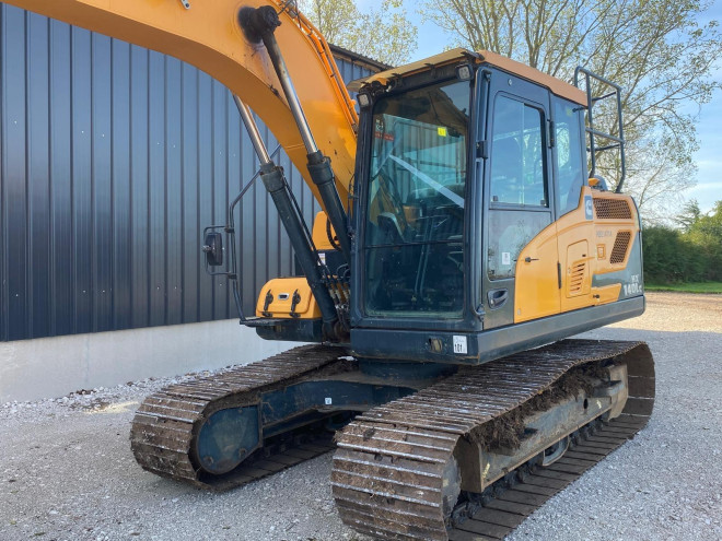 Hyundai HX 140 C/W 2 x buckets