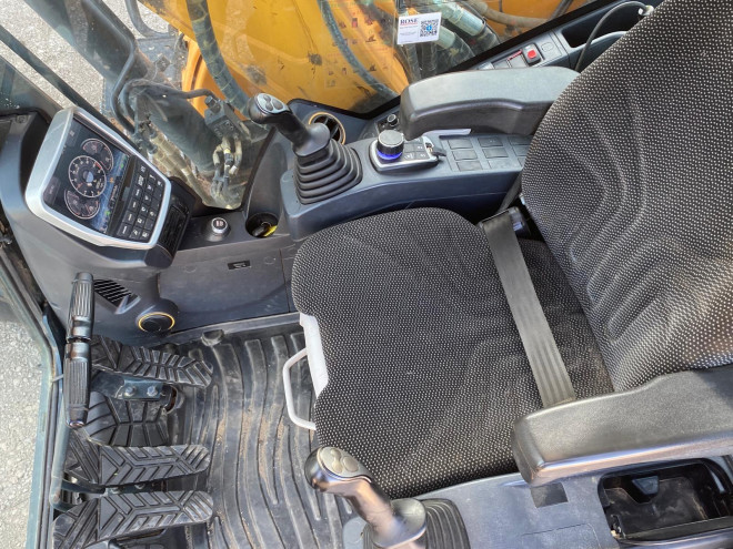 Hyundai HX 140 C/W 2 x buckets