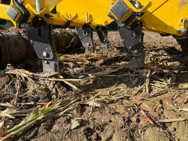 Low disturbance 5 Leg Subsoiler Bednar TN3000 TERRALAND M5R