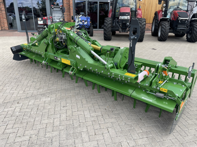 Amazone KE5002-2 hydraulic folding power harrow