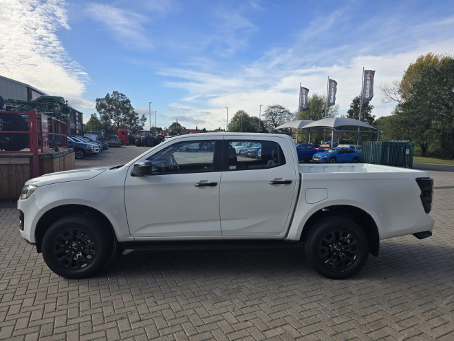 Isuzu DMAX V-Cross 2.2 Automatic Splash White