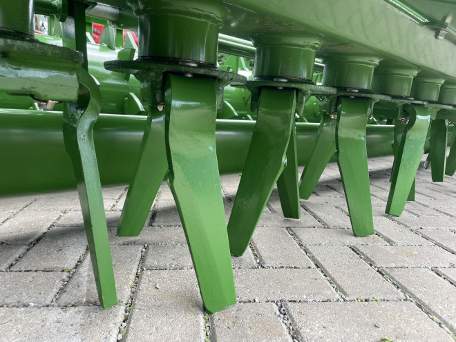 Amazone KE5002-2 hydraulic folding power harrow