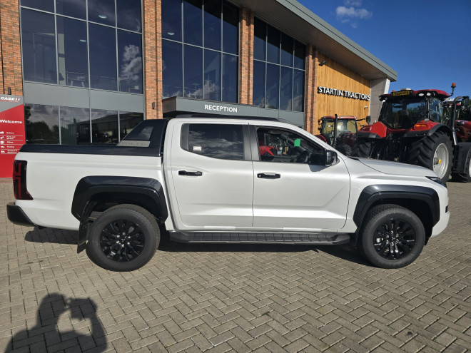 Mitsubishi L200 Barbarian Commercial 2.4 Auto Diamond White