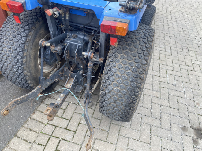 Iseki 330 Hydrostatic C/W Land Lugger Loader and Bucket