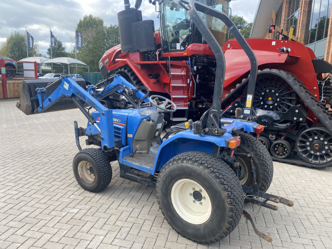 Iseki 330 Hydrostatic C/W Land Lugger Loader and Bucket