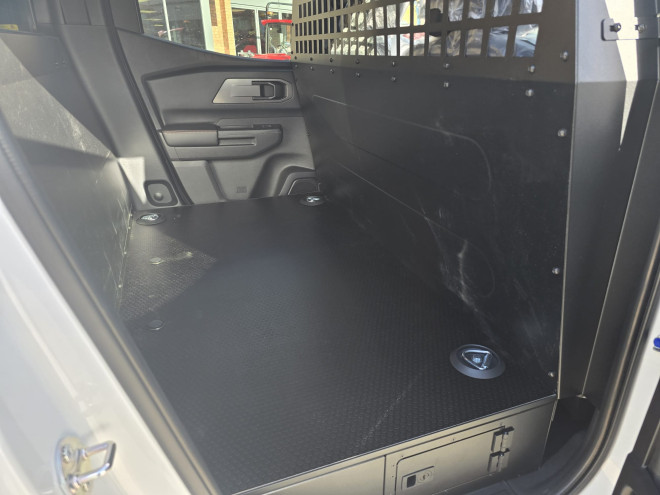 Mitsubishi L200 Barbarian Commercial 2.4 Auto Diamond White