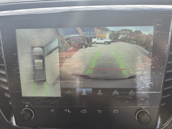 Isuzu DMAX V-Cross 2.2 Automatic Mercury Silver