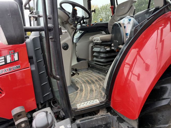 Case IH Luxxum 120 Cab Suspension